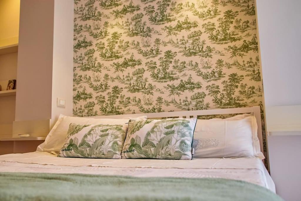 Roma, Gemelli Casa Eleganza, Resort Modernista ภายนอก รูปภาพ