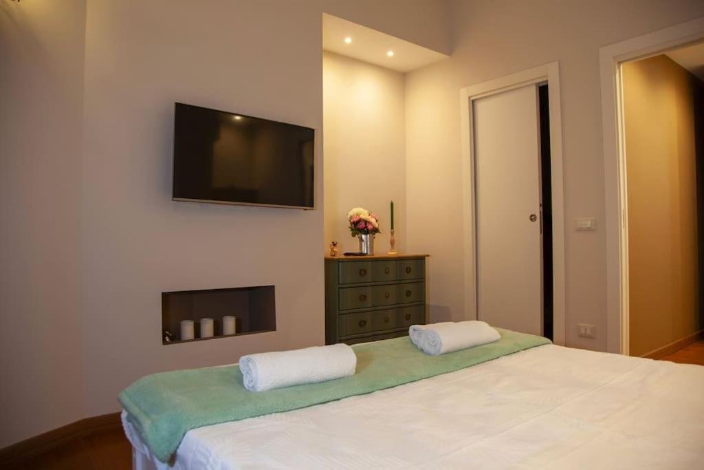 Roma, Gemelli Casa Eleganza, Resort Modernista ภายนอก รูปภาพ